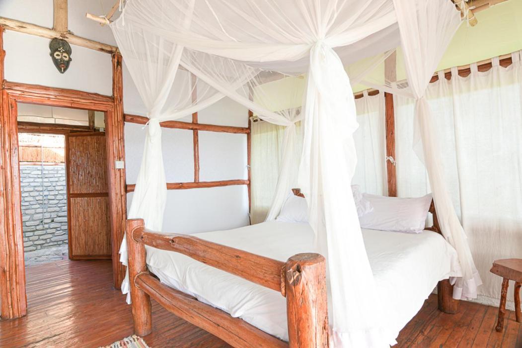 Hotel Kazinga Wilderness Safari Camp Kasese Esterno foto