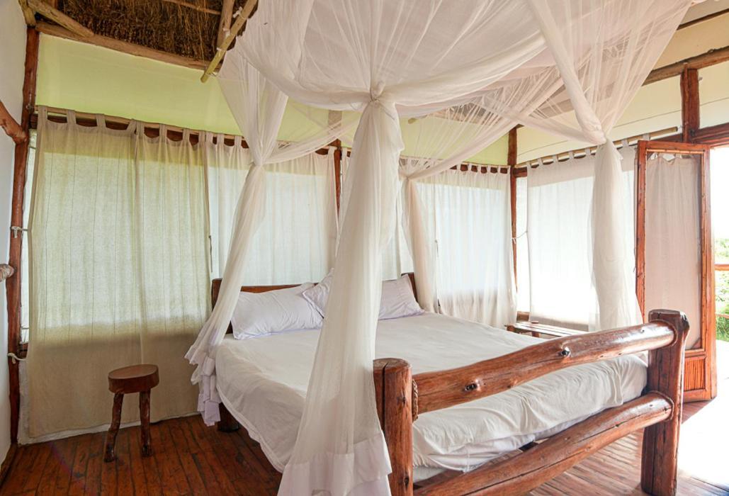 Hotel Kazinga Wilderness Safari Camp Kasese Esterno foto
