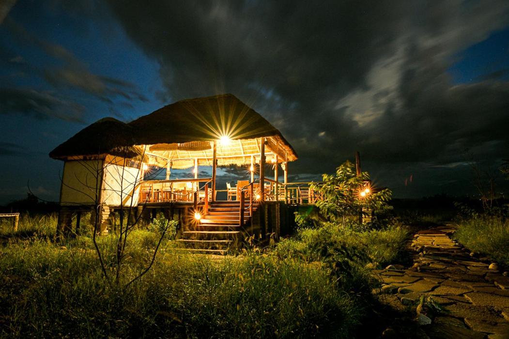 Hotel Kazinga Wilderness Safari Camp Kasese Esterno foto