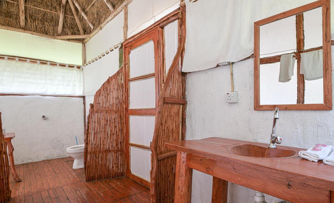 Hotel Kazinga Wilderness Safari Camp Kasese Esterno foto
