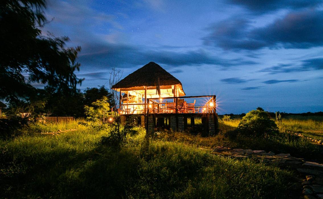 Hotel Kazinga Wilderness Safari Camp Kasese Esterno foto